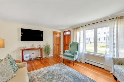 85 Treasure Road Narragansett RI 02882