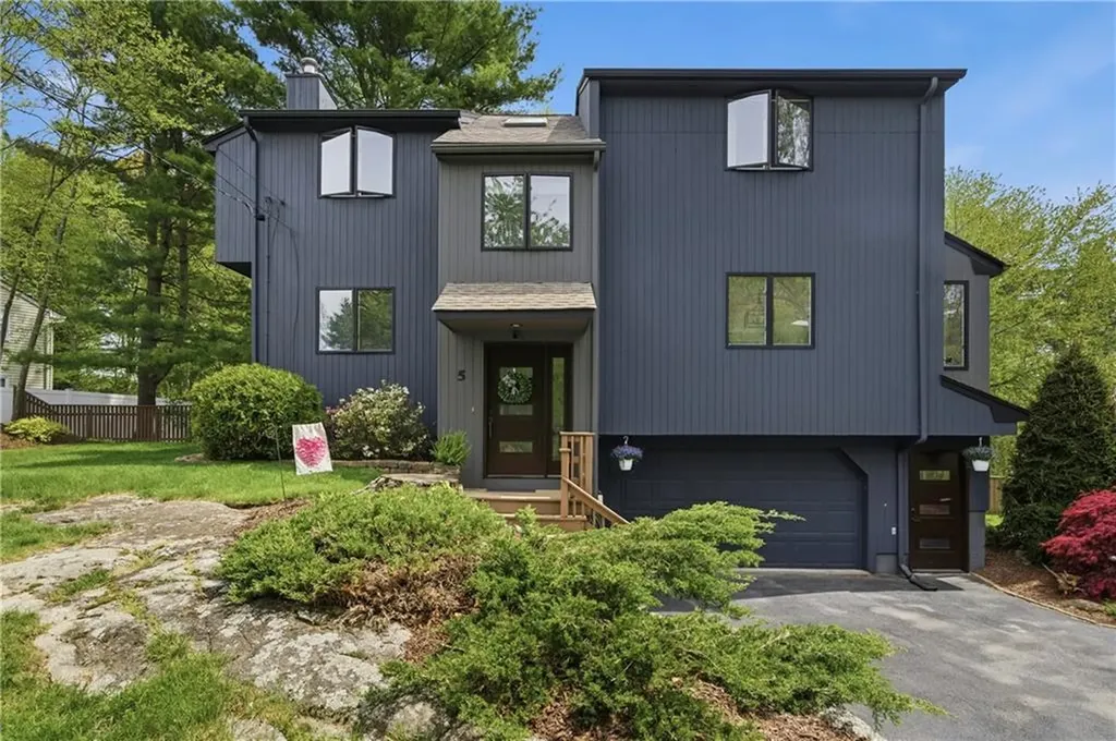 5 Aurora Drive Cumberland RI 02864