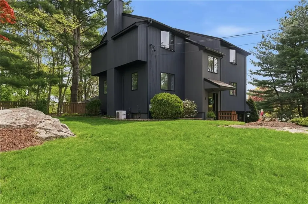 5 Aurora Drive Cumberland RI 02864