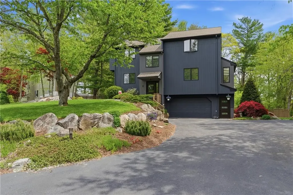 5 Aurora Drive Cumberland RI 02864
