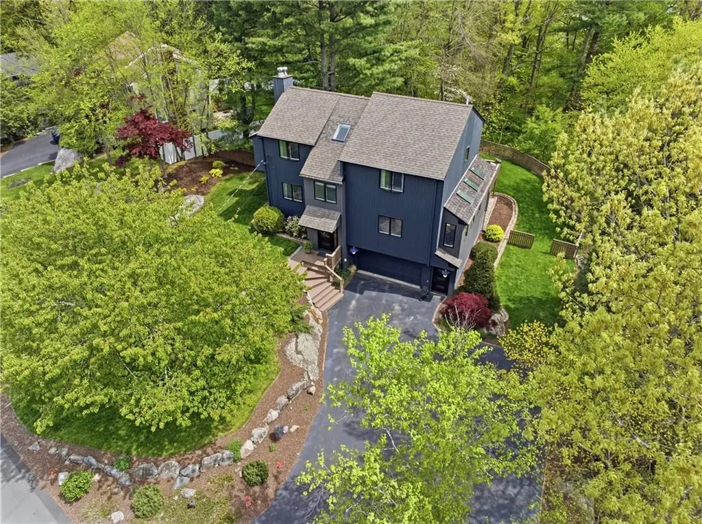5 Aurora Drive Cumberland RI 02864