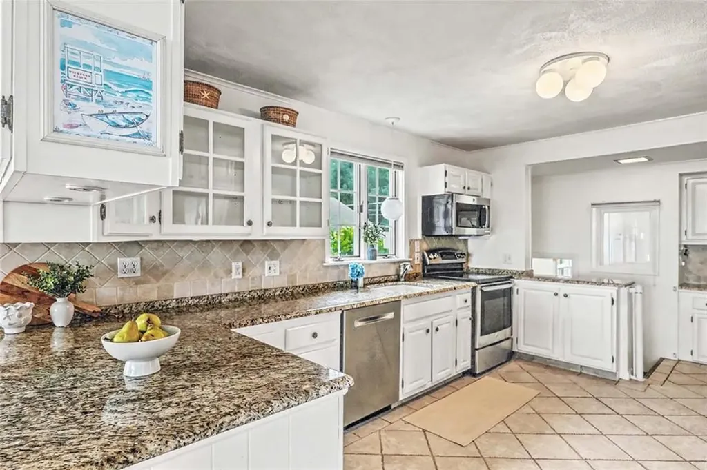 41 Buena Vista Drive North Kingstown RI 02852