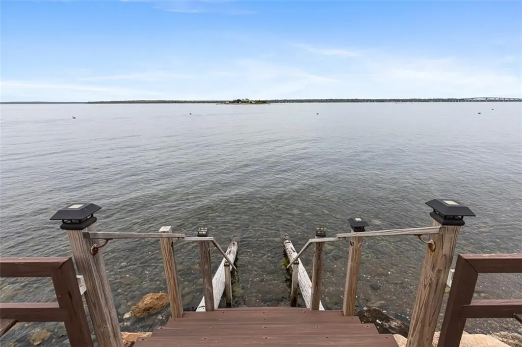 41 Buena Vista Drive North Kingstown RI 02852