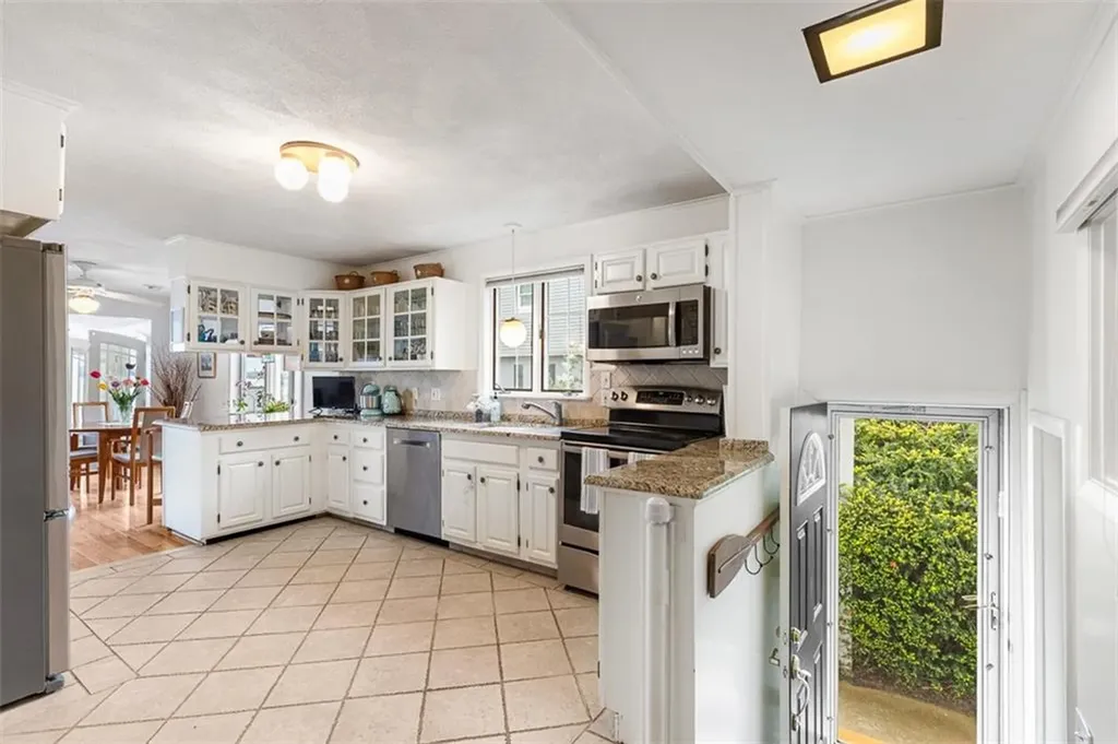 41 Buena Vista Drive North Kingstown RI 02852