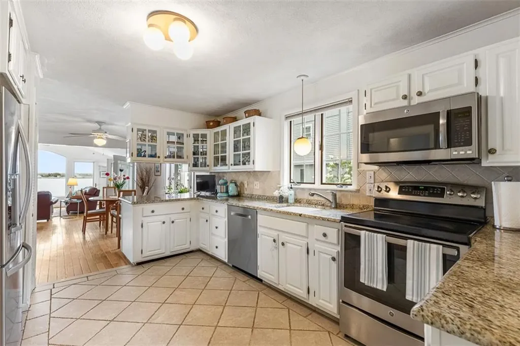 41 Buena Vista Drive North Kingstown RI 02852