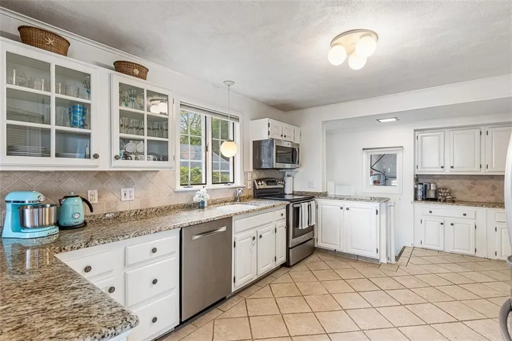 41 Buena Vista Drive North Kingstown RI 02852