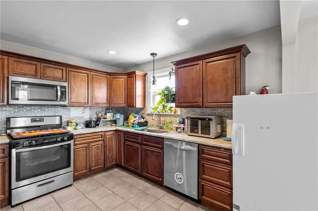 46 Irving Street North Providence RI 02904