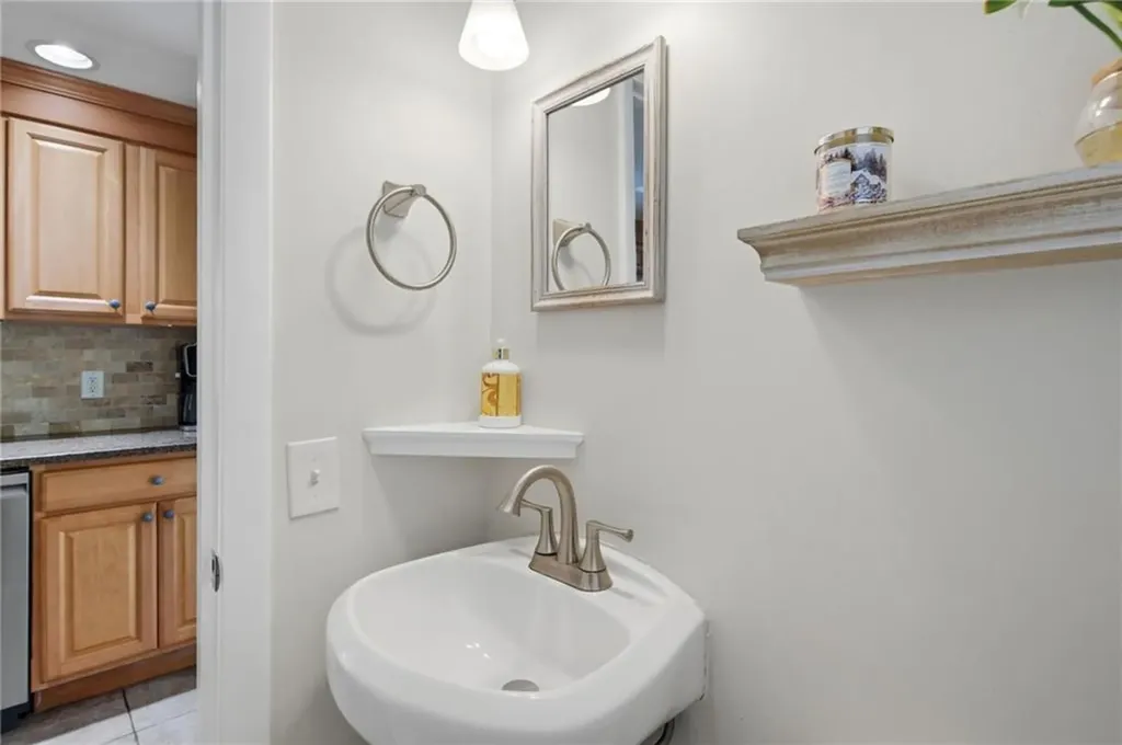 66 Maplewood Drive East Greenwich RI 02818