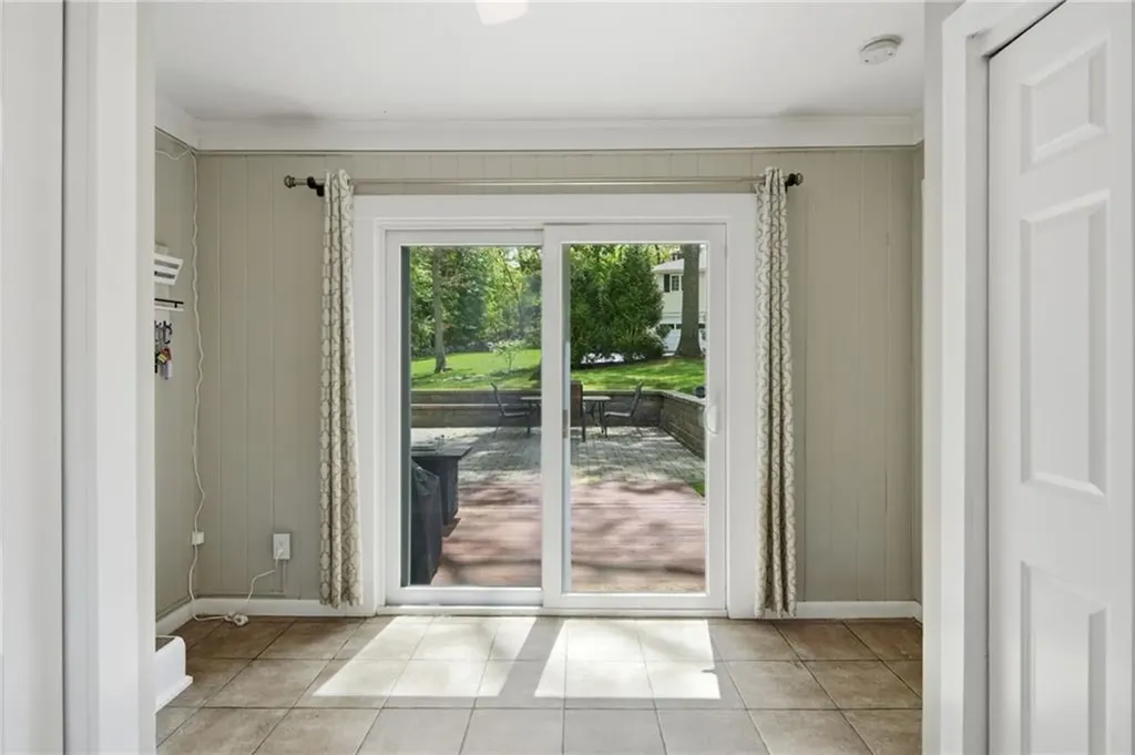 66 Maplewood Drive East Greenwich RI 02818