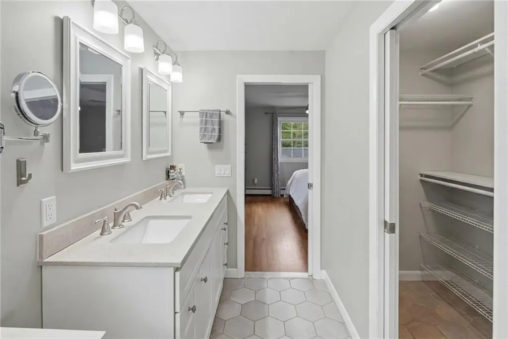 66 Maplewood Drive East Greenwich RI 02818