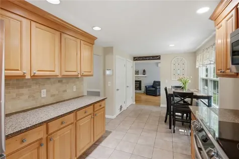 66 Maplewood Drive East Greenwich RI 02818