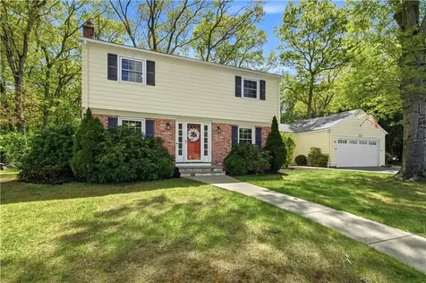 66 Maplewood Drive East Greenwich RI 02818