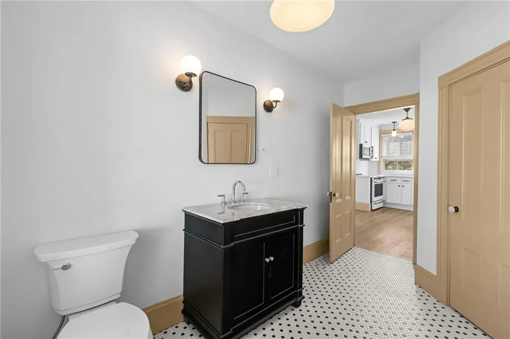 18 Barney Street Newport RI 02840