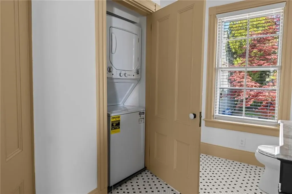 18 Barney Street Newport RI 02840