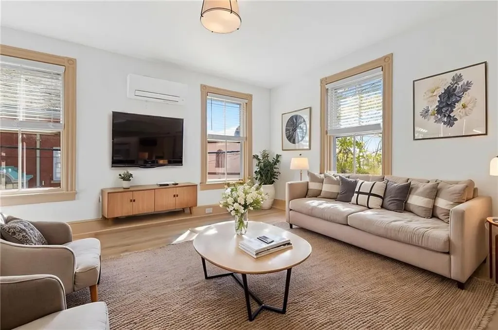 18 Barney Street Newport RI 02840