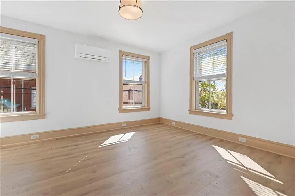 18 Barney Street Newport RI 02840