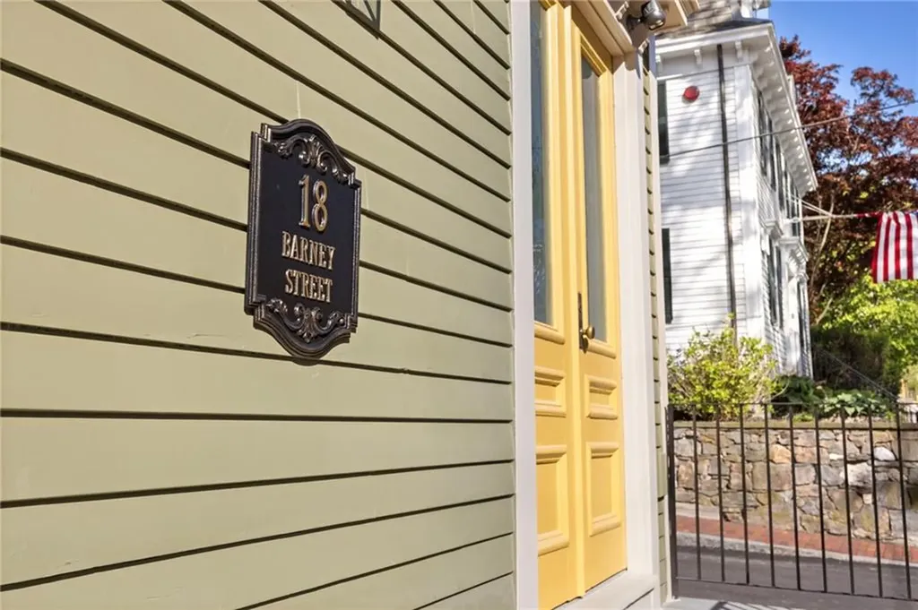 18 Barney Street Newport RI 02840