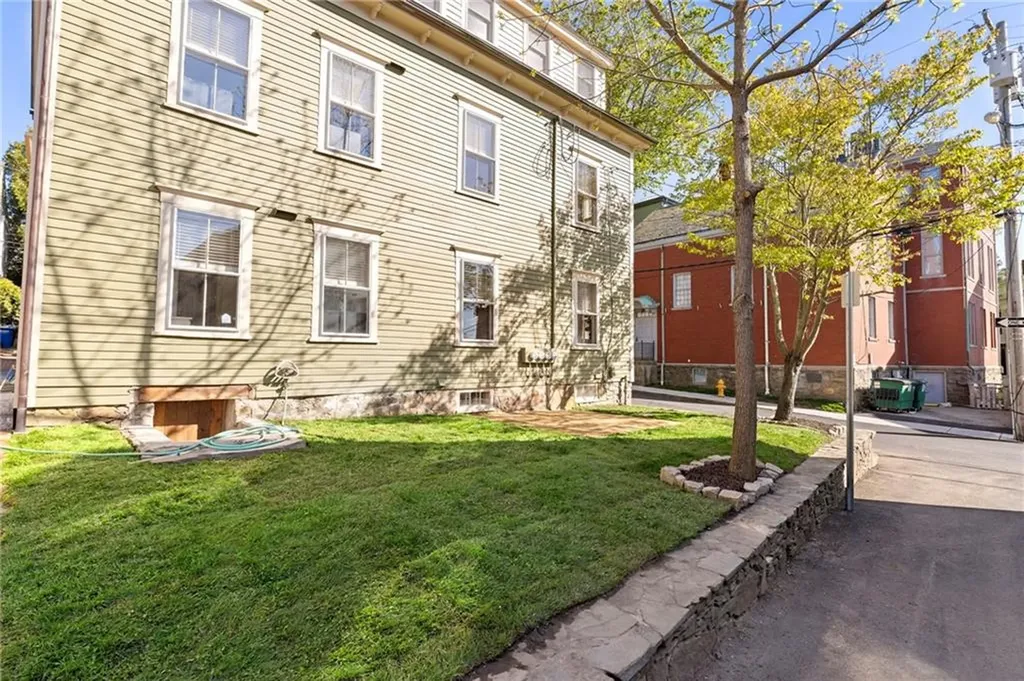 18 Barney Street Newport RI 02840