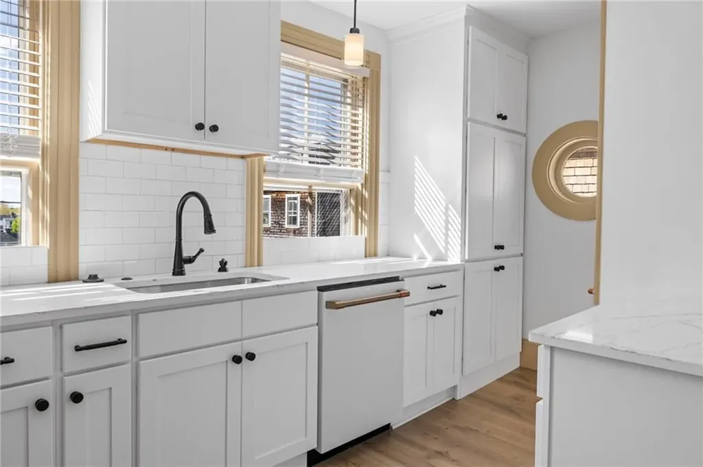 18 Barney Street Newport RI 02840