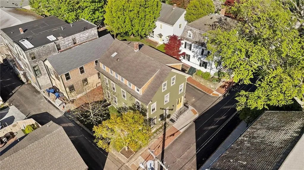 18 Barney Street Newport RI 02840