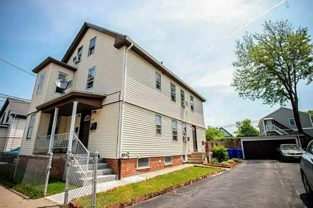 49 Ivy Street East Providence RI 02914