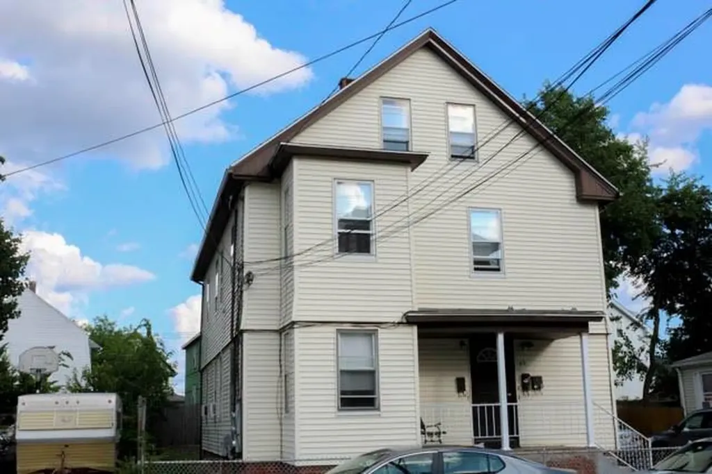 49 Ivy Street East Providence RI 02914