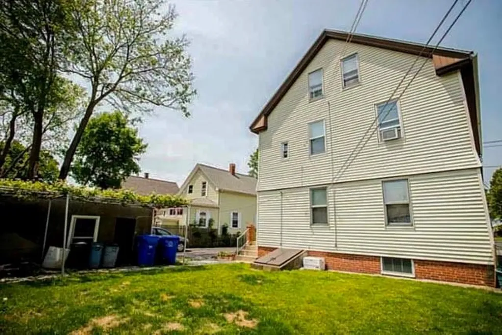 49 Ivy Street East Providence RI 02914