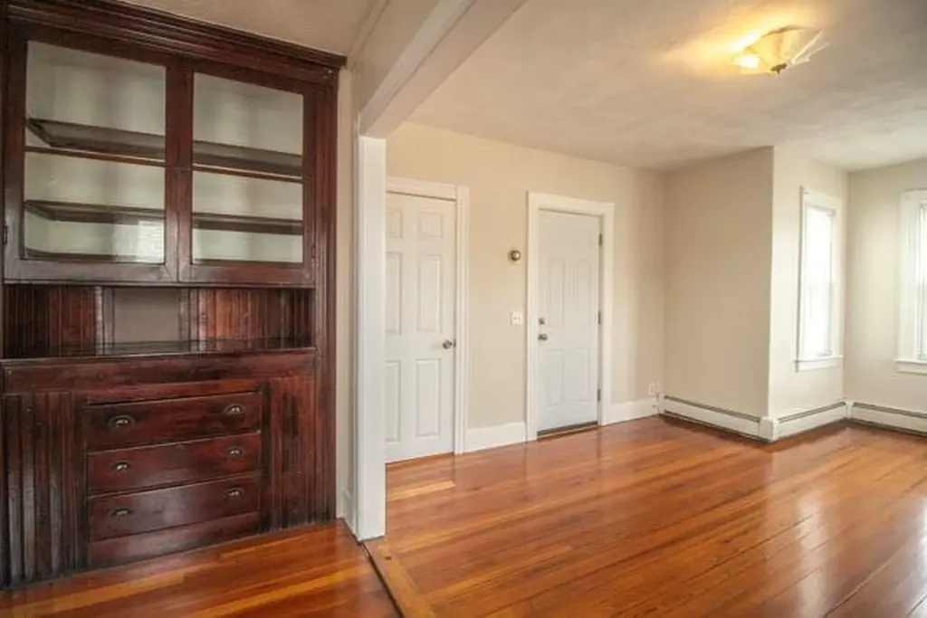 49 Ivy Street East Providence RI 02914