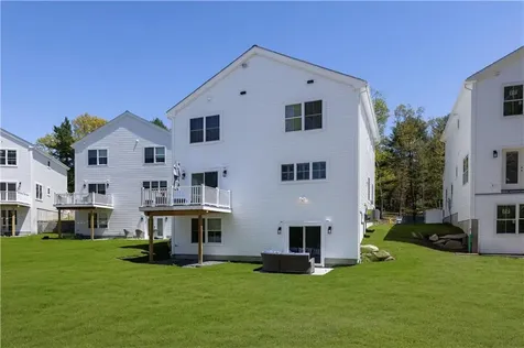 9 Stoneridge Road Smithfield RI 02917