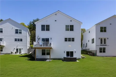 9 Stoneridge Road Smithfield RI 02917