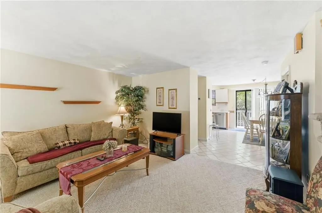 63 Esmond Street Smithfield RI 02917