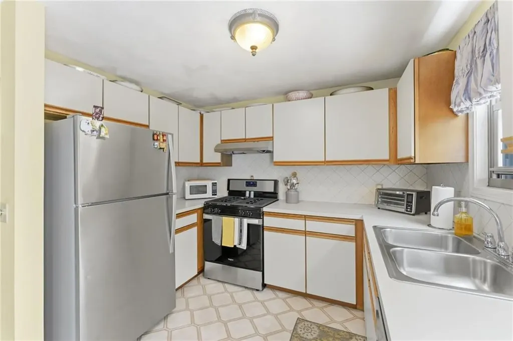 63 Esmond Street Smithfield RI 02917