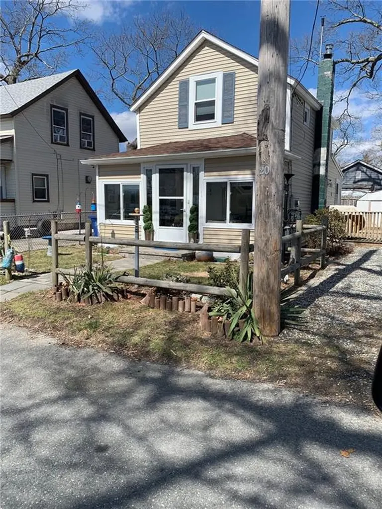 213 Ottawa Avenue Warwick RI 02889