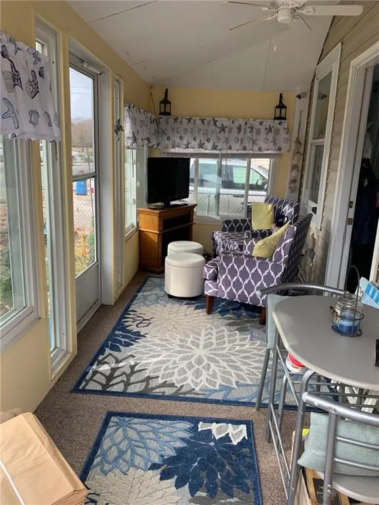 213 Ottawa Avenue Warwick RI 02889