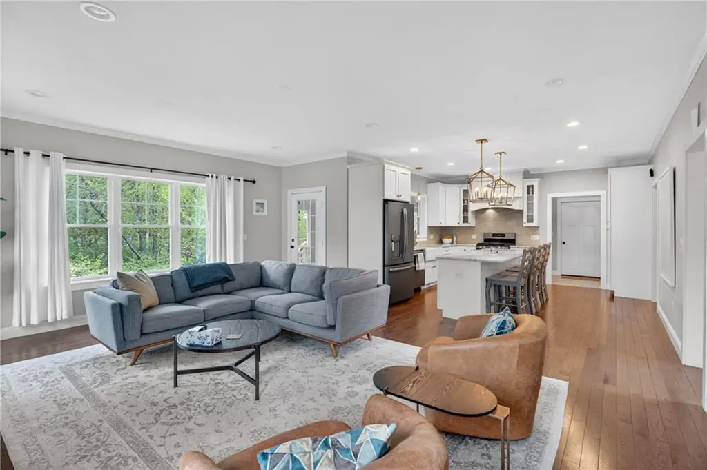 12 Vincent Way Cumberland RI 02864