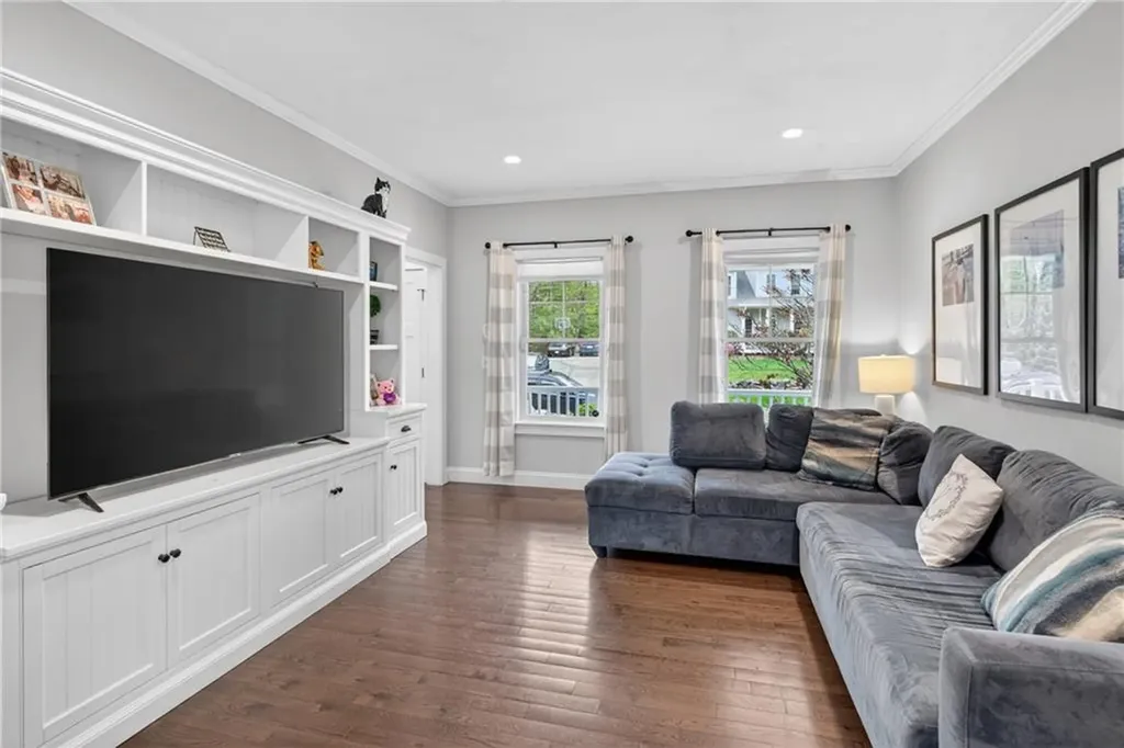 12 Vincent Way Cumberland RI 02864