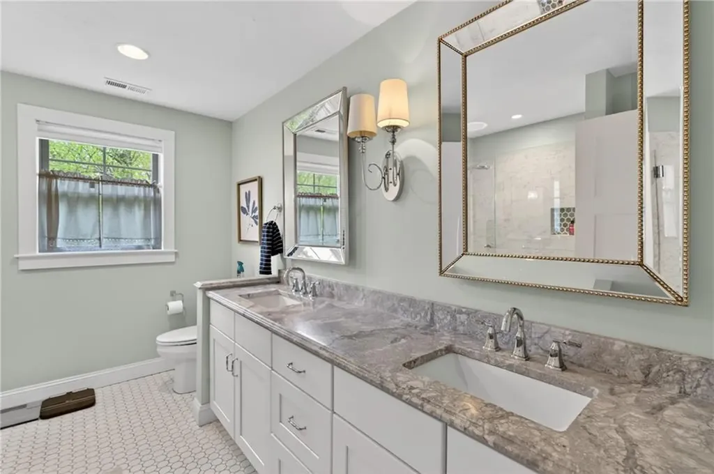 12 Vincent Way Cumberland RI 02864