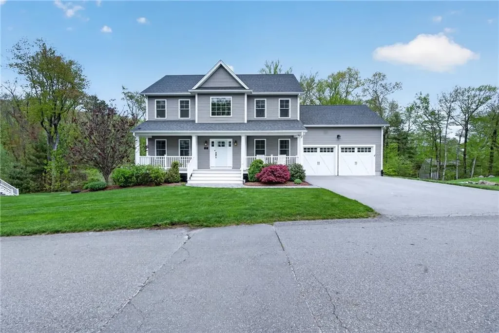 12 Vincent Way Cumberland RI 02864