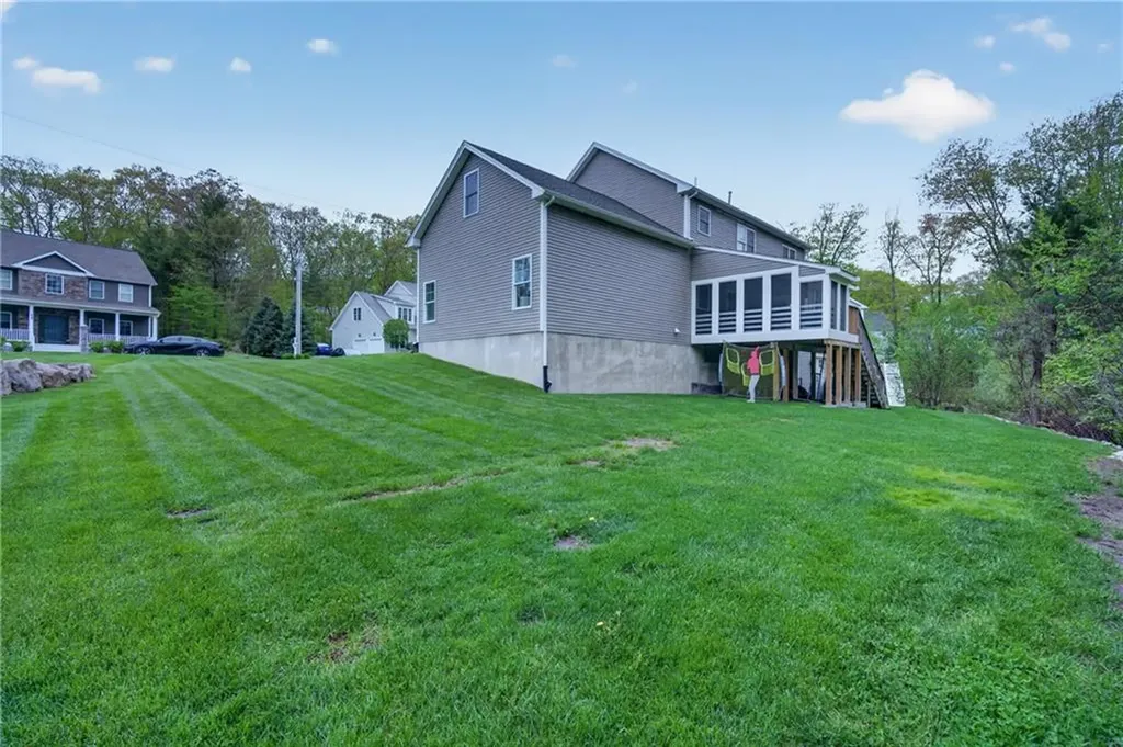 12 Vincent Way Cumberland RI 02864