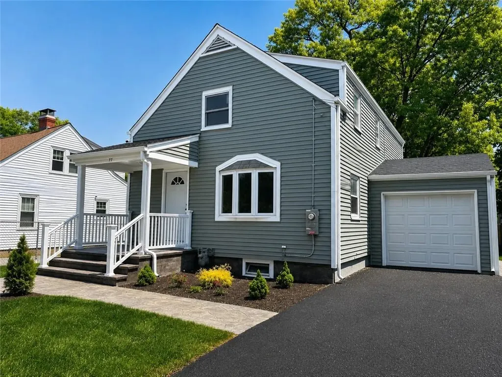 77 Ash Street Lincoln RI 02865