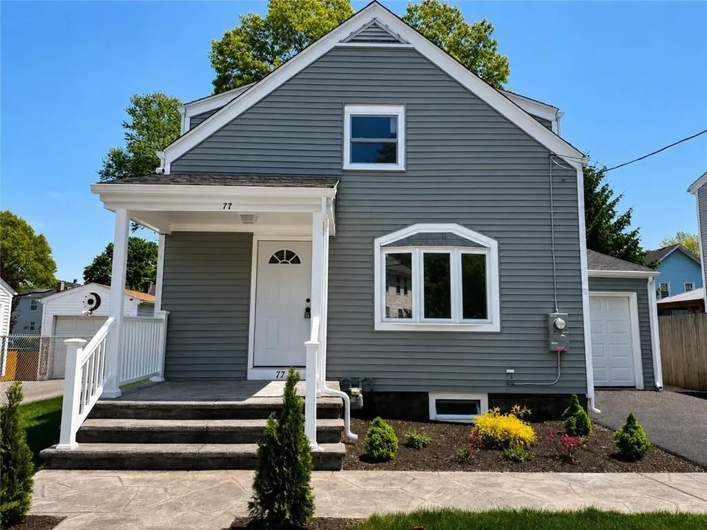 77 Ash Street Lincoln RI 02865