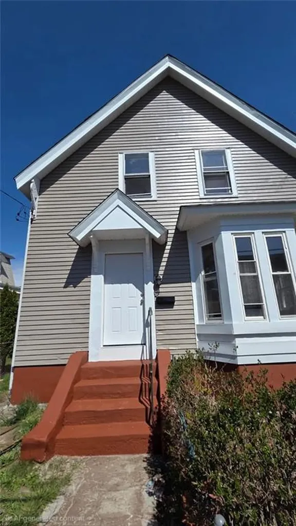 219 Lowell Avenue Providence RI 02909