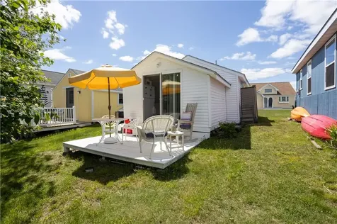 64 61 Burnside Avenue Narragansett RI 02882