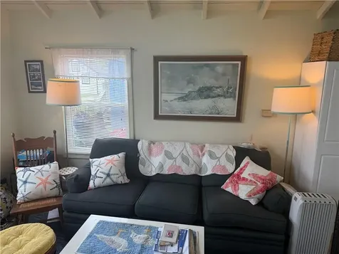 64 61 Burnside Avenue Narragansett RI 02882