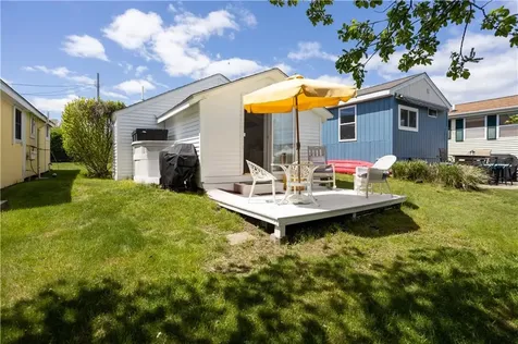 64 61 Burnside Avenue Narragansett RI 02882