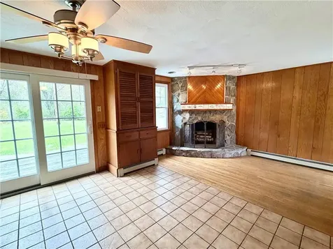 6 Lakewood Drive Narragansett RI 02882