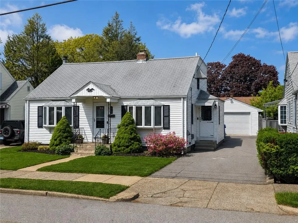 111 Slater Park Avenue Pawtucket RI 02861