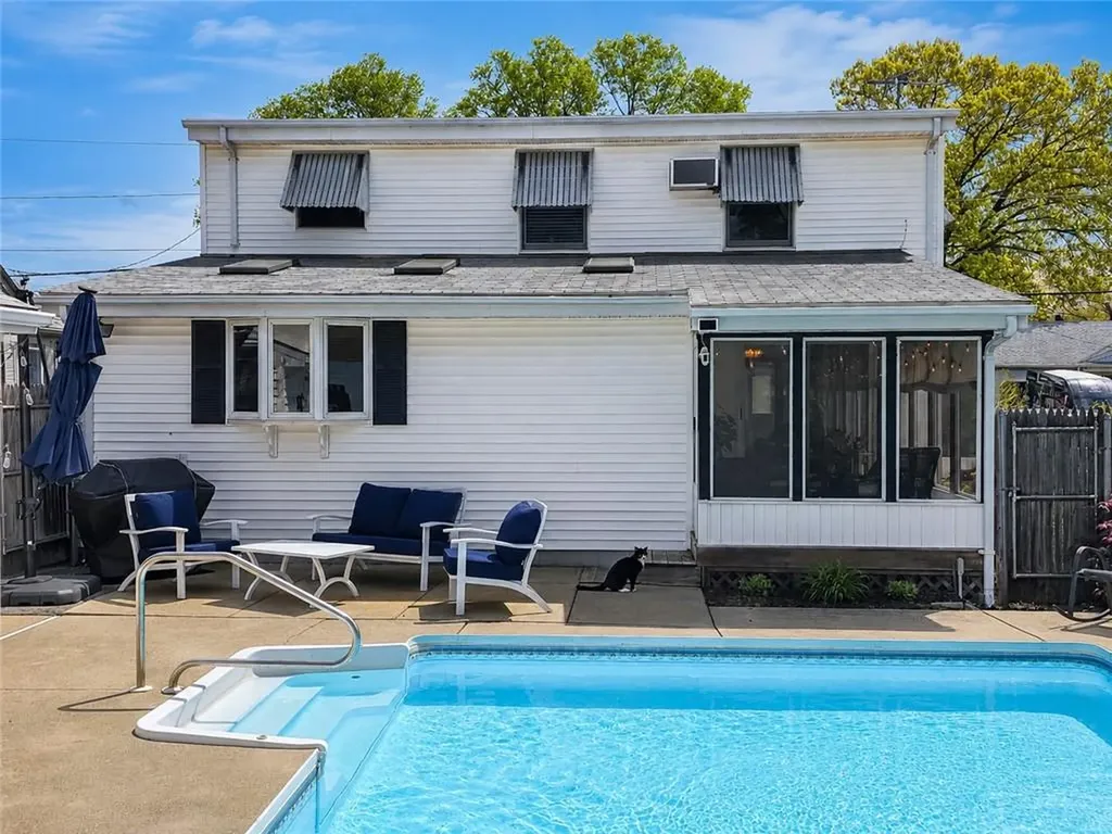 111 Slater Park Avenue Pawtucket RI 02861