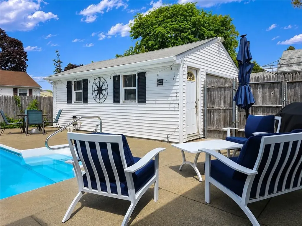 111 Slater Park Avenue Pawtucket RI 02861