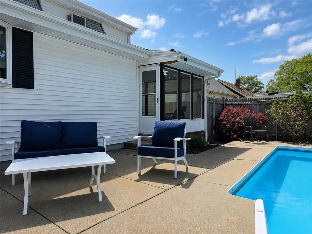 111 Slater Park Avenue Pawtucket RI 02861